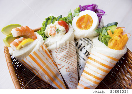花束サンドイッチ 89891032