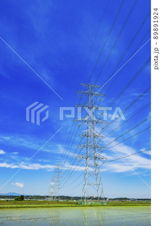 鉄塔　田園　送電線 89891924