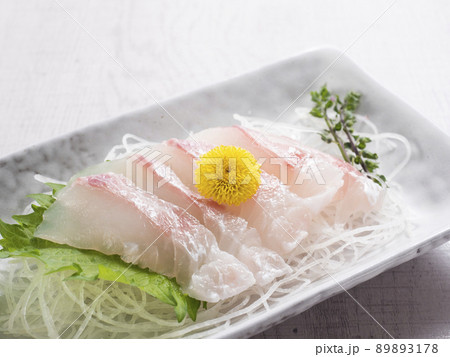 鯛の刺身 89893178