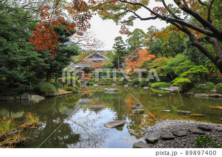秋の友泉亭 89897400