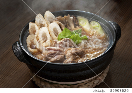 秋田名物比内地鶏使用のきりたんぽ鍋 秋田名物比内地鶏使用のきりたんぽ鍋 89903626