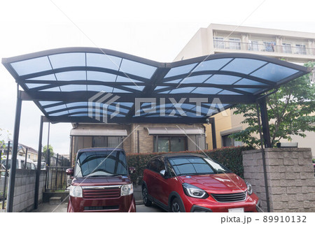 カーポート　ポリカ屋根　住宅の駐車場 89910132