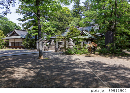 ニンニク祭りで知られる一ノ矢八坂神社の境内 89911902