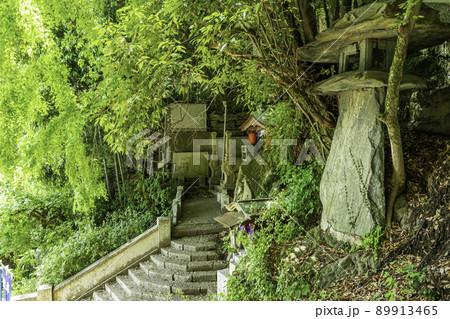 徳島市寺町周辺　常慶院滝薬師　瀧不動明王　徳島県徳島市 89913465