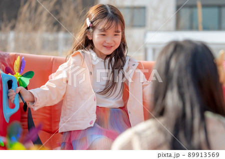 女の子 友達 友人 89913569