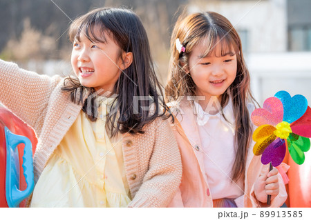 子供 女の子 ハンギング 89913585