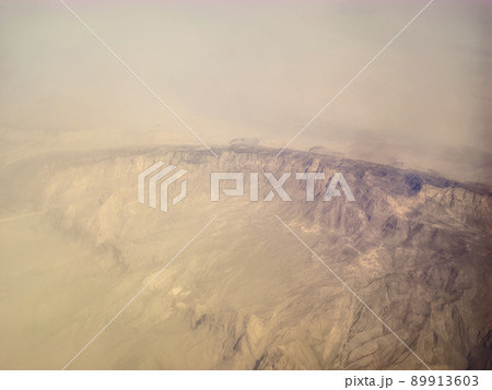イラン南部・ザグロス山脈 空撮 / Zagros Mountains, Iran イラン南部・ザグロス山脈 空撮 / Zagros Mountains, Iran 89913603