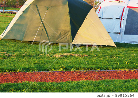 休日のキャンプ 89915564