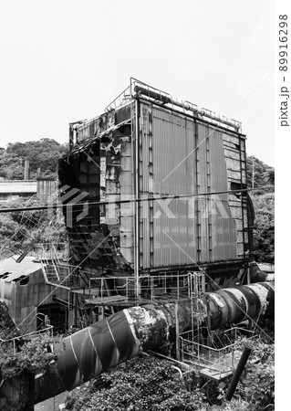 池島　廃火力発電所　モノクロ　【長崎市】 89916298