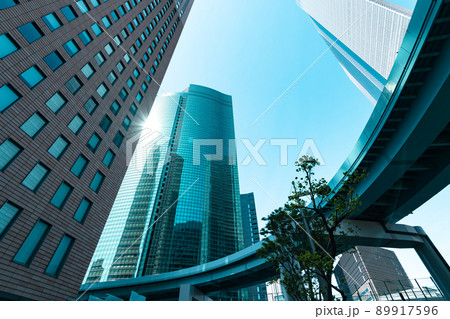 東京の都市風景 汐留 高層ビル街と都市の交通機関 2022.04 d-3 ライトカラー 東京の都市風景 汐留 高層ビル街と都市の交通機関 2022.04 d-3 ライトカラー 89917596
