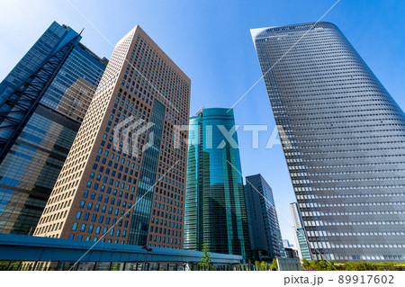 東京の都市風景 汐留 高層ビル街と都市の交通機関 2022.04 f-1 東京の都市風景 汐留 高層ビル街と都市の交通機関 2022.04 f-1 89917602