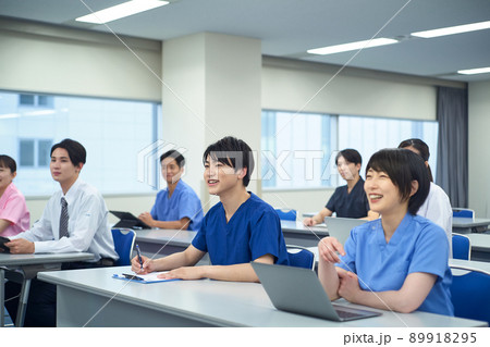 医療従事者の勉強会 医療従事者の勉強会 89918295