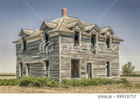 abandoned house in rural Nebraska 89918757