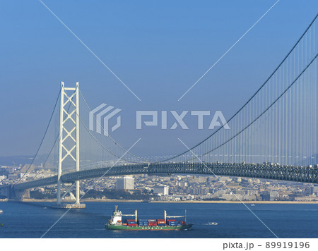 兵庫県・快晴の明石海峡大橋 / Akashi Kaikyo Bridge, Japan 兵庫県・快晴の明石海峡大橋 / Akashi Kaikyo Bridge, Japan 89919196