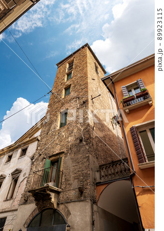 Ancient Medieval Tower in Padua Downtown - Veneto Italy Ancient Medieval Tower in Padua Downtown - Veneto Italy 89923115