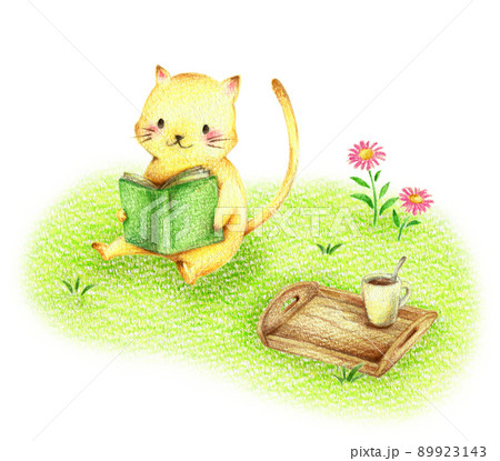 緑の野原で読書するネコ 手描き色鉛筆画のイラスト素材
