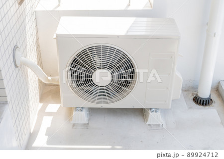 エアコンの室外機 エアコンの室外機 89924712