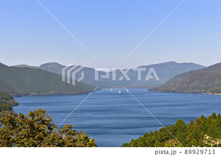 箱根芦ノ湖を望む。 箱根芦ノ湖を望む。 89929713