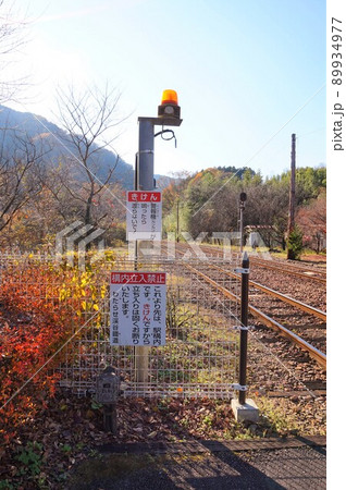 わたらせ渓谷鐵道　列車のレストラン清流　神戸駅　警報機 89934977