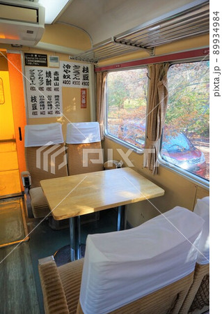 わたらせ渓谷鐵道　列車のレストラン清流　神戸駅　特急列車　座席 89934984