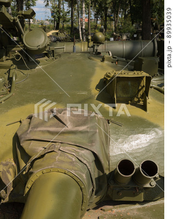 ロシアT-80B戦車砲塔上面 89935039