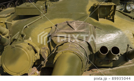 ロシアT-80B戦車の砲塔正面 89935044