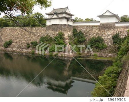 大手道から見た石垣と千貫櫓 【大阪城】 大手道から見た石垣と千貫櫓 【大阪城】 89939508