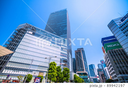 日本の東京都市景観　東京駅（八重洲口側）・大丸東京店などを望む 89942197
