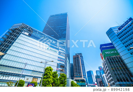 日本の東京都市景観　東京駅（八重洲口側）・大丸東京店などを望む 89942198