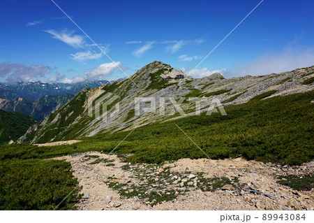 大天井岳山頂に続く登山道 89943084