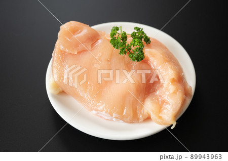 砂糖塩で揉んだ鶏むね肉 89943963