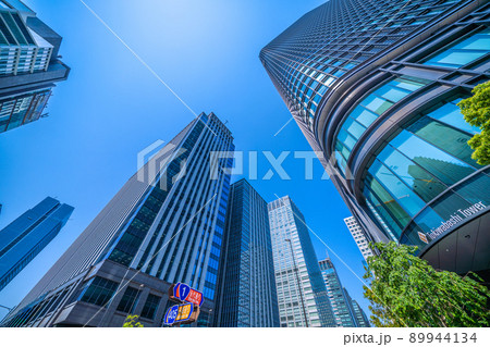 日本の東京都市景観「呉服橋」交差点前に摩天楼・常盤橋タワー＝大手町 89944134
