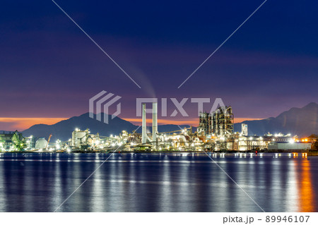 《山口県》周南工場夜景_晴海親水公園より 89946107
