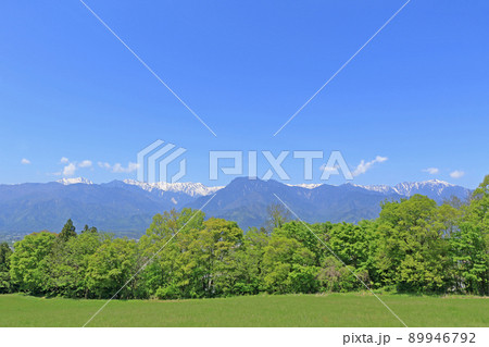 安曇野 5月の山麓から望む北アルプス 安曇野 5月の山麓から望む北アルプス 89946792