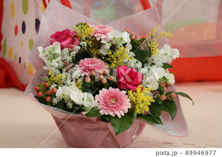 退職祝いに花を贈る 退職祝いに花を贈る 89946977