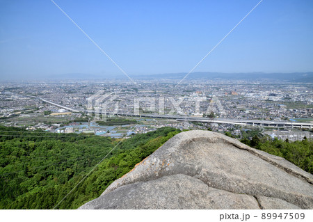 交野山(観音岩から大阪市街を望む) 【大阪府交野市】 交野山(観音岩から大阪市街を望む) 【大阪府交野市】 89947509