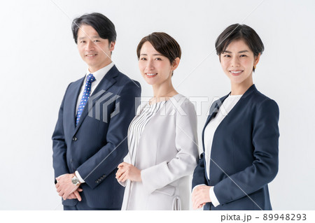 ビジネスパーソン　上司　部下　横顔 89948293