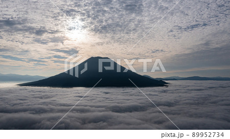雲海の羊蹄 89952734