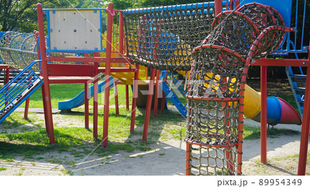長谷ダム公園の遊具、滑り台、ジャングルジム 89954349