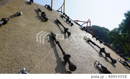 長谷ダム公園の遊具、滑り台、ジャングルジム 89954358