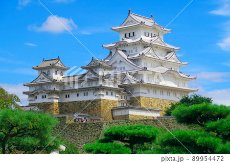 【世界遺産 姫路城】【日本100名城】西の丸から見た平成の大修理後の天守の初秋の風景11兵庫県姫路市 89954472