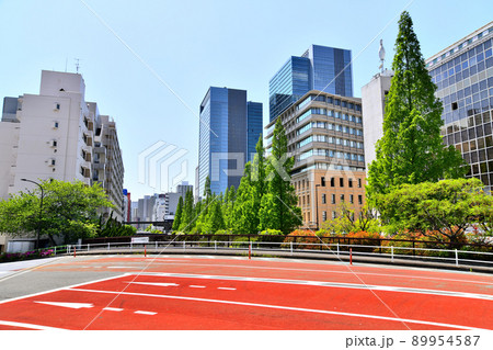 竹芝橋／新芝運河より田町駅方面を望む(東京都港区)【2022.4】 89954587