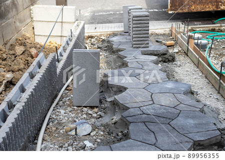 新築一戸建て住宅の外構工事 89956355