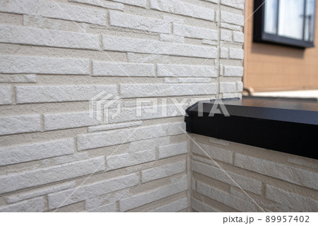 新築一戸建て住宅のベランダ（外壁・サイディング） 89957402