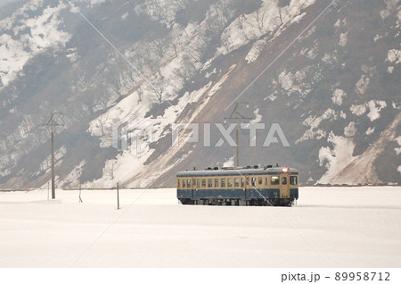 雪原を行く大糸線の国鉄型気動車キハ52 125です。 雪原を行く大糸線の国鉄型気動車キハ52 125です。 89958712