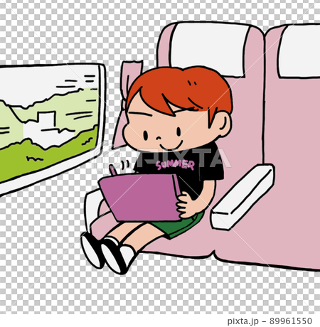 夏休みの帰省で新幹線でタブレット学習する子供 89961550