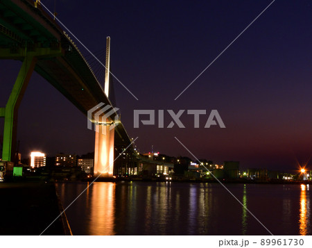 福岡市 荒津大橋の夜景 福岡市 荒津大橋の夜景 89961730
