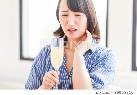 歯が痛い！ 89965210