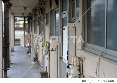 アパートの廊下　イメージ 89967660