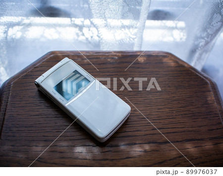 携帯電話　ガラケー 89976037